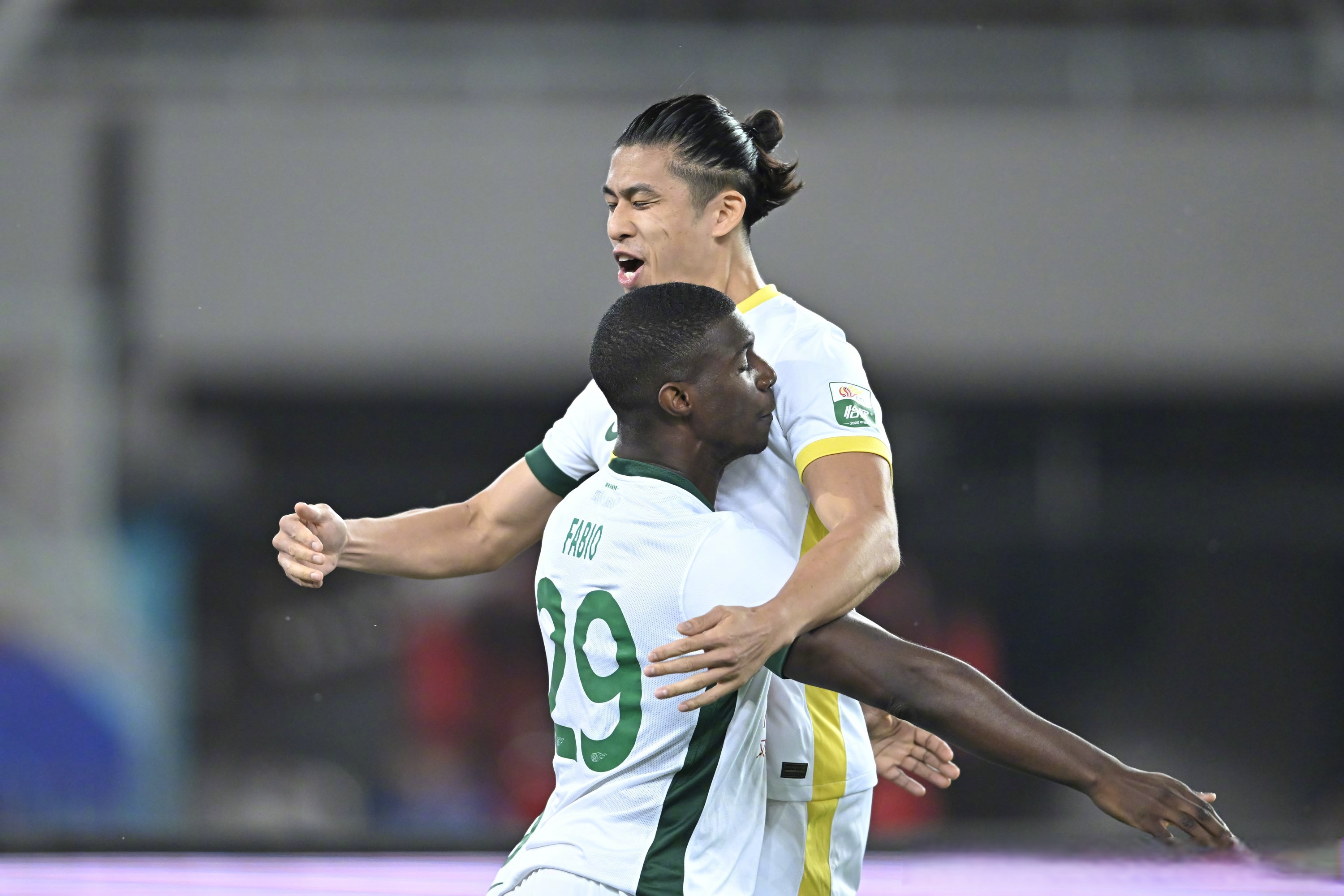 九游游戏攻略-包含今晨中超传出新动向,北京国安豪取连胜,管理层表态:球迷炸锅,临场指挥获称赞的词条