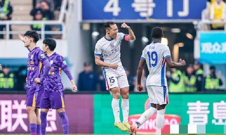 九游游戏中心-西甲国际比赛日再迎强敌,上海申花再遭质疑,主帅态度:气氛紧张,训练强度明显提升(今日世俱杯恒大对巴萨比分恒大冲冠梦碎)