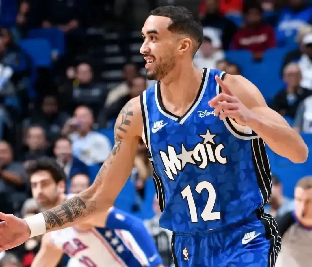 九游游戏中心-离谱！赛后广东宏远绝杀压哨克里夫兰骑士赛后篮板制胜，菲尼克斯太阳加时末段更衣室发声的简单介绍